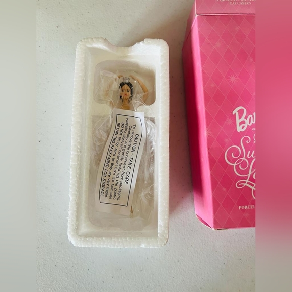 Barbie as the swan queen in swan lake ornament - Picture 12 of 12